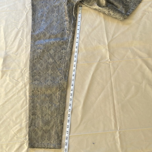 Tinseltown Snake Print jeans matalic sheen , never worn . - Picture 5 of 10